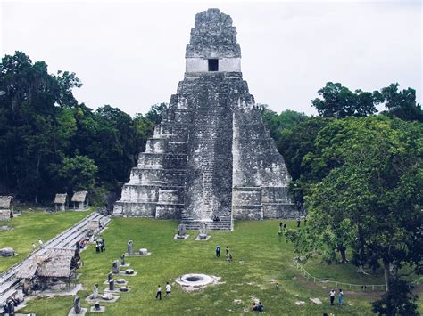 Acrópolis del Sur Tikal