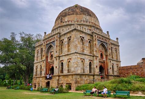 Bada Gumbad Delhi