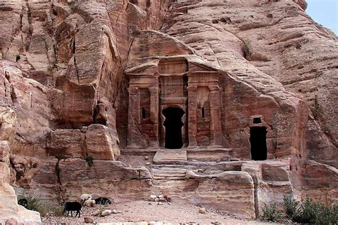 Broken Pediment Tomb The Ancient City