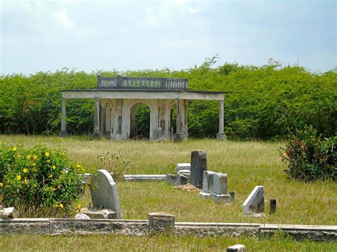 Cementerio Colombia Isla De La Juventud & Cayo Largo Del Sur