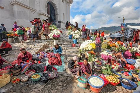 Centro Comercial Santo Tomás Chichicastenango