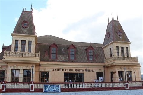 Centro Cultural Augustín Ross Middle Chile