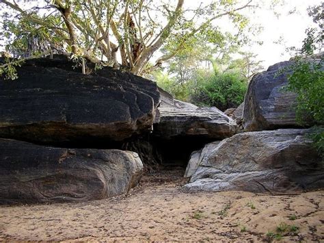 Chaimu Crater & Roaring Rocks Tsavo West National Park