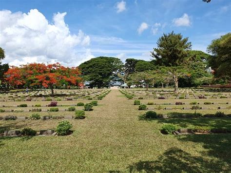 Commonwealth War Cemetery Pulau Ambon