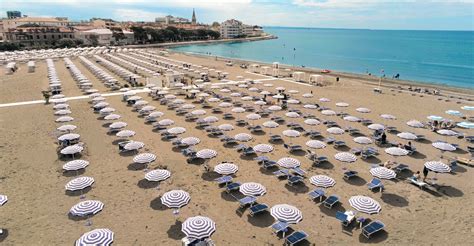 Costa Azzurra Beach Grado