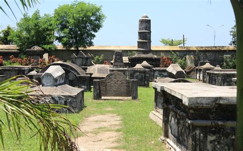 Dutch Cemetery Kochi (Cochin)