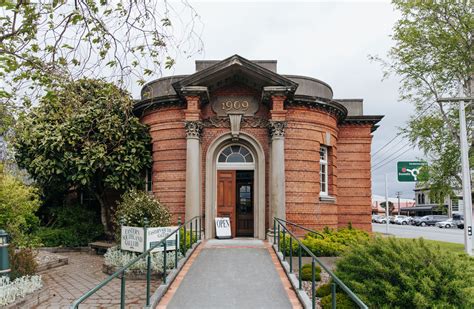 Eastern Southland Gallery Fiordland & Southland