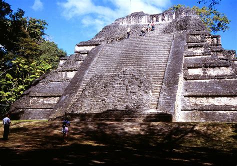 El Mundo Perdido Tikal