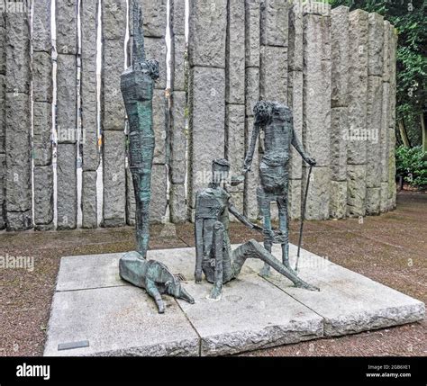 Famine Victims Memorial Grafton Street & St Stephen'S Green