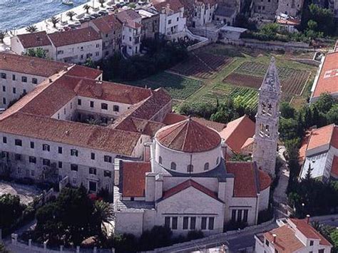 Franciscan Monastery & Shell Museum Makarska