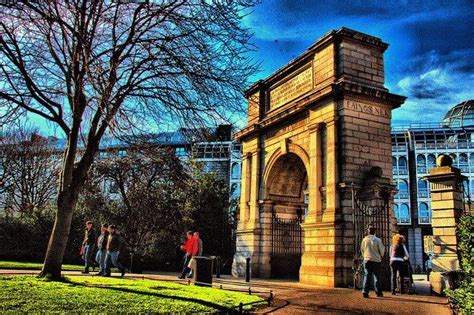 Front Gate Grafton Street & St Stephen'S Green