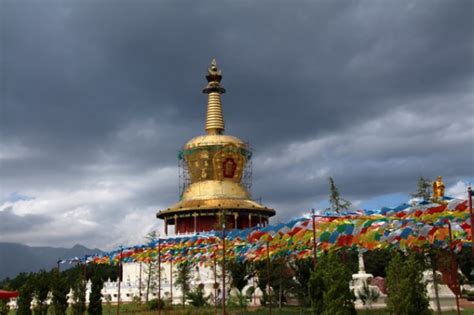 Golden Duck Pagoda Yunnan