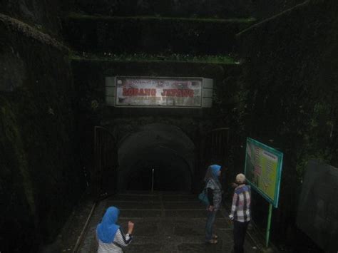 Gua Jepang West Sumatra