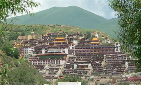 Jyekundo Dondrubling Monastery Qinghai