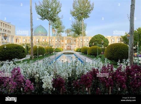 Madraseh-ye Chahar Bagh Esfahan