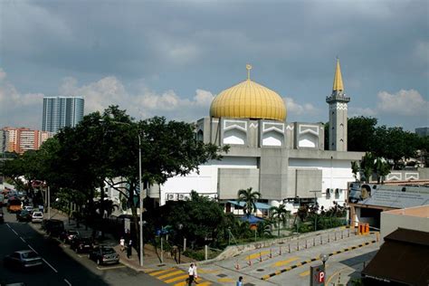 Masjid Saidina Abu Bakar Lake Gardens, Brickfields & Bangsar