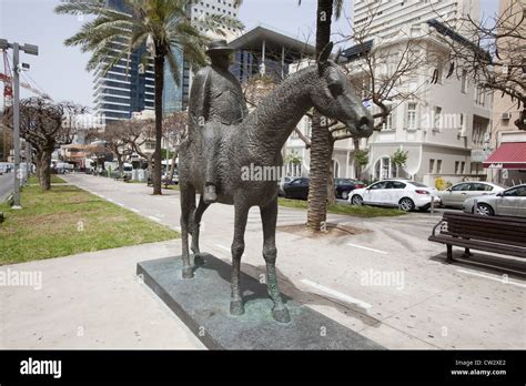 Meir Dizengoff Statue Tel Aviv