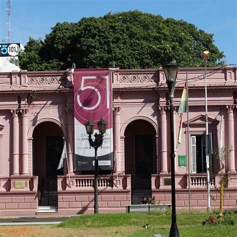 Museo y Mercado Provincial de Artesanías Along The Río Paraná