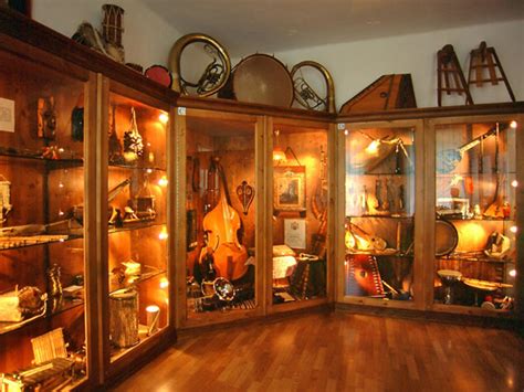 Muzikinstumente-Museum der Völker St Gilgen