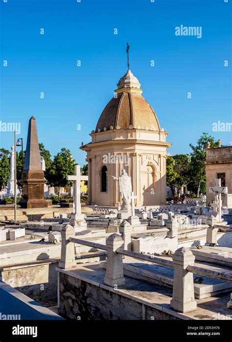 Necrópolis Cristóbal Colón Vedado