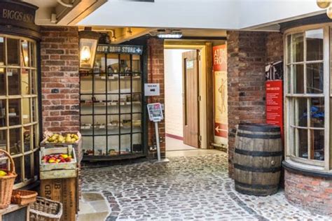 Newarke Houses Museum The Midlands & The Marches