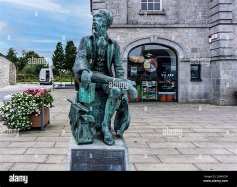 Oliver Goldsmith Statue Grafton Street & St Stephen'S Green