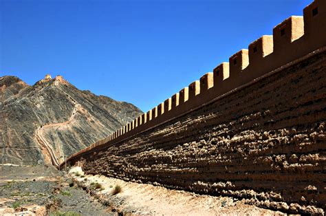 Overhanging Great Wall Gansu