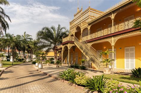 Palácio de Ferro Angola