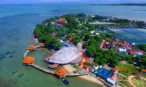 Pantai Kartini Central Java