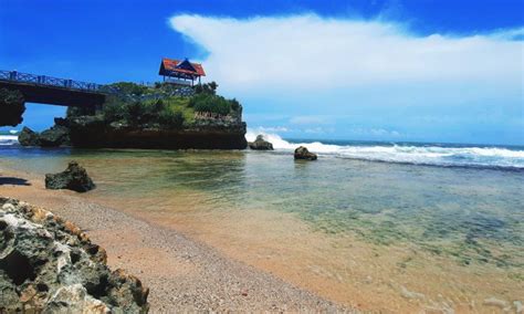 Pantai Kukup Central Java