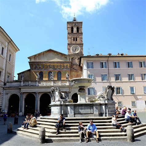 Piazza di Santa Maria in Trastevere Trastevere & Gianicolo
