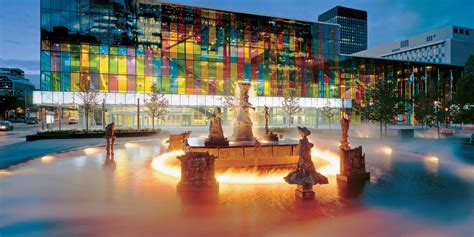 Place Jean-Paul-Riopelle Old Montréal