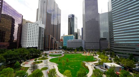 Plaza The Pacific Slope