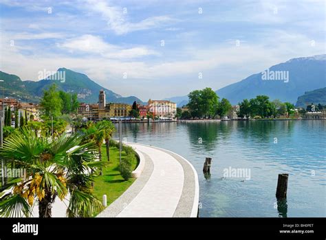 Promenade Lake Garda