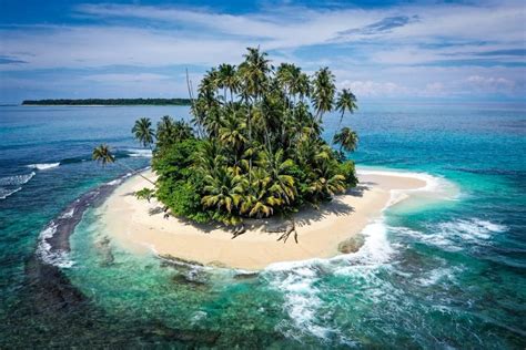 Pulau Tailana Banyak Islands