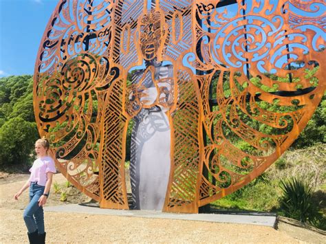 Sculpture of Te Maro Gisborne