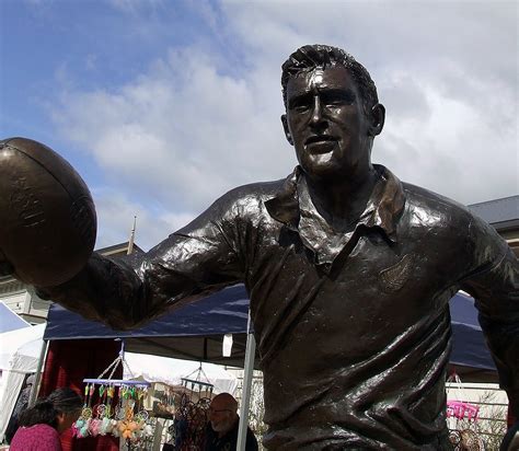 Sir Colin Meads Statue Waikato & The Coromandel Peninsula