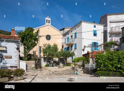St Mark's Church Cres Island