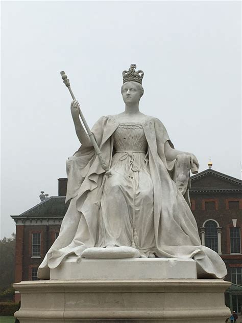 Statue of Queen Victoria Kingston