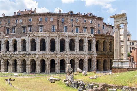 Teatro di Marcello Centro Storico