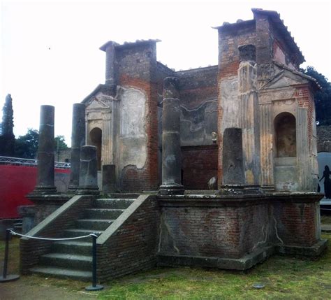 Tempio di Iside Pompeii