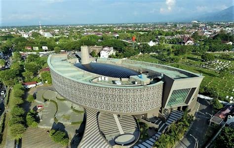 Tsunami Museum Banda Aceh